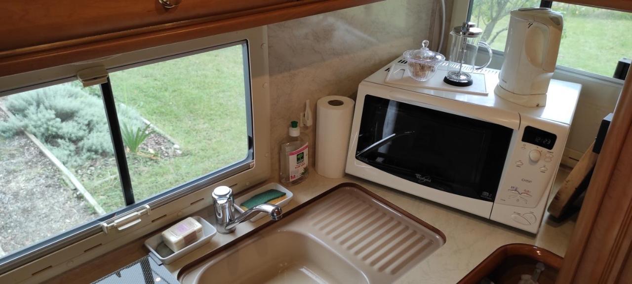 Charmant Camping-Car A La Campagne Labessiere-Candeil Buitenkant foto