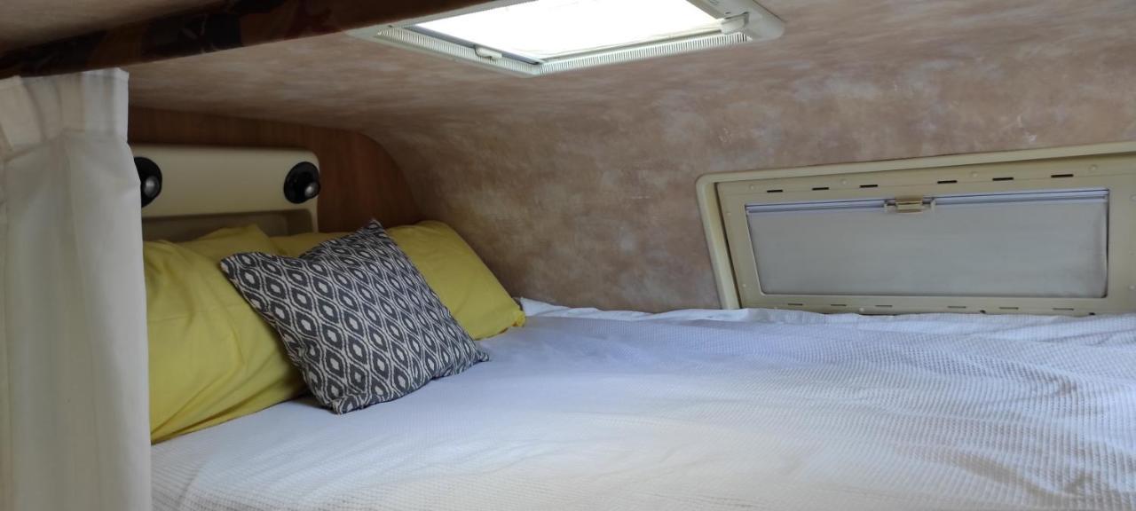 Charmant Camping-Car A La Campagne Labessiere-Candeil Buitenkant foto